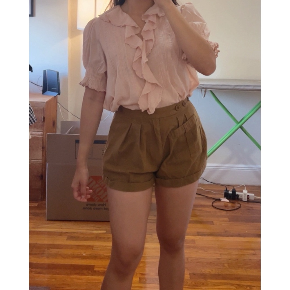 Doen Raelyn Shorts in Boscage - Picture 3 of 7